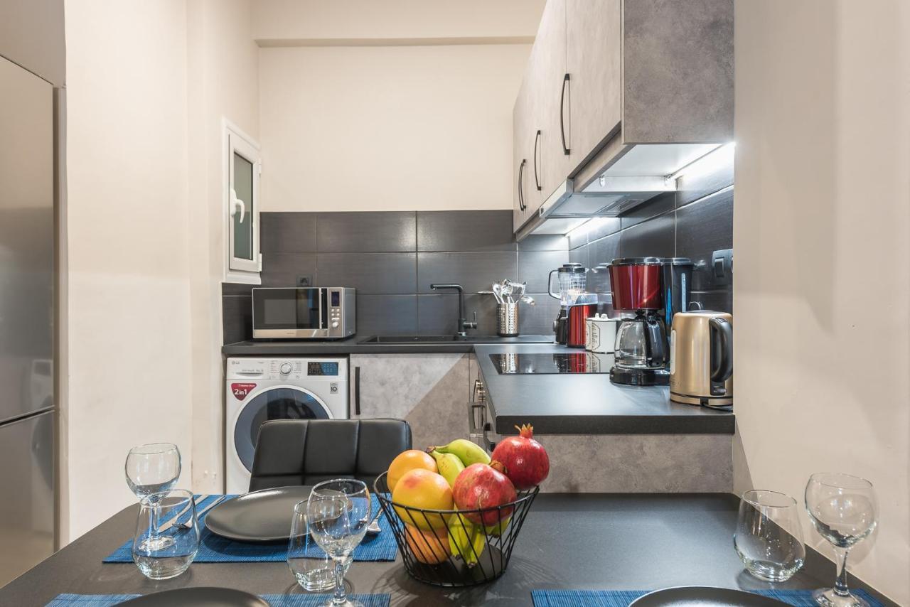 Modern Apartment Downtown Афины Экстерьер фото